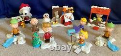 2003 MEMORY LANE PEANUTS Christmas FIGURES figurine Accessories Large Lot GUC