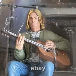 2006 NECA Unplugged KURT COBAIN 7 Figure MTV Man Who Sold The World pose Bowie