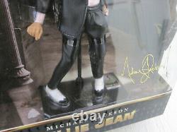 2010 Playmate Toys Michael Jackson Billie Jean Action Figure Sealed #22301