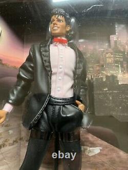 2010 Playmates Toys Michael Jackson Billie Jean 10 Doll Figure Boxed + Badges