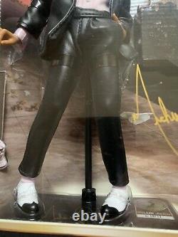 2010 Playmates Toys Michael Jackson Billie Jean 10 Doll Figure Boxed + Badges