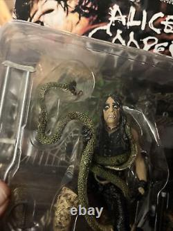 Alice Cooper Action Figure McFarlane Toy 2000 Spawn Sealed New 14 Piece Diorama