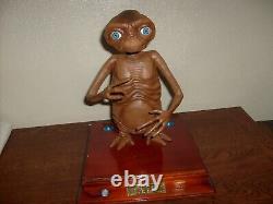 E. T. The Extra Terrestrial Collectible Figurine, 2001, talking and music, 12