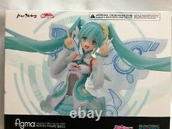 Figma SP-097 Racing Miku 2017 ver. Max Factory in stock