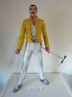 Freddie Mercury Queen 18 Neca Figure