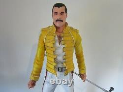Freddie Mercury Queen 18 Neca Figure