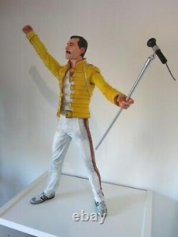 Freddie Mercury Queen 18 Neca Figure