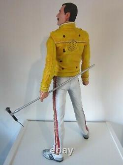 Freddie Mercury Queen 18 Neca Figure