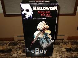 Halloween John Carpenter Signed 24 Clown Doll Action Figure Michael Myers Movie