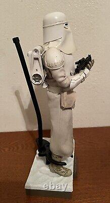 Hot Toys Battlefront Snowtrooper (Deluxe) 1/6 Scale- VGM24 PRE-OWNED