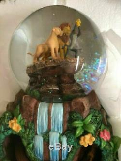 Inédit LE ROI LION Timon Pumba DISNEY globe musical animé figurine/statue NEUVE