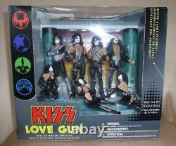 MCFARLANE KISS Love Gun Deluxe Boxed Edition Action Figure 2004