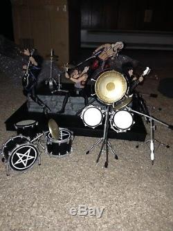 McFarlane Motley Crue Shout At The Devil Boxed set and kiss stage set