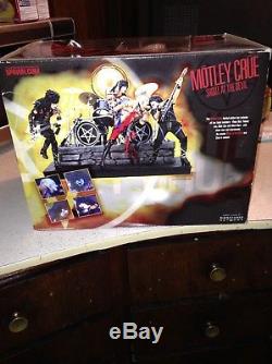 McFarlane Motley Crue Shout At The Devil Boxed set and kiss stage set
