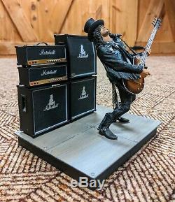 McFarlane Toys Slash Figure Deluxe Boxed Set Stage Statue