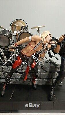 Motley Crue Shout At The Devil Deluxe Boxed Set McFarlane Loose / Complete