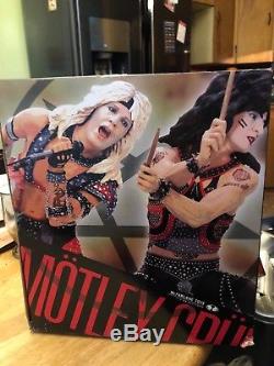 Motley crue action figures deluxe boxed edition with an 45 record