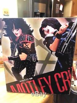 Motley crue action figures deluxe boxed edition with an 45 record