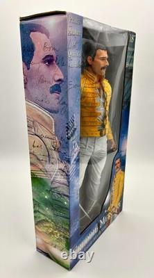 QUEEN Freddie Mercury 18 Figure Motion Activated Sound NECA 2006 IN BOX