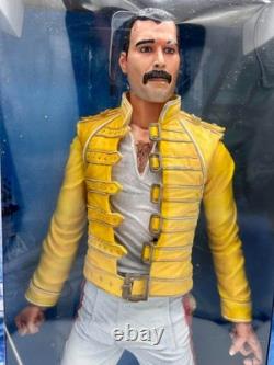 QUEEN Freddie Mercury 18 Figure Motion Activated Sound NECA 2006 IN BOX