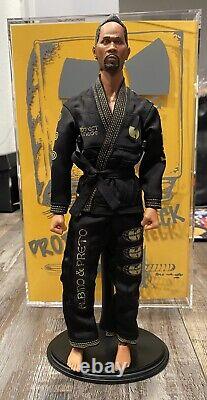 RZA Albino & Preto Wu Tang Kimono Figurine collectible