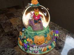 Rotating Vintage Disney Halloween Musical Snowglobe (halloween Pumpkin Parade)