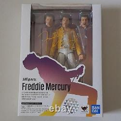 S. H. Figuarts Queen Freddie Mercury Action Figure Live at Wembley Stadium BANDAI