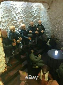 Star Wars Mos Eisley CANTINA DIORAMA PLAYS MUSIC 3.75 FIGURES NOT INCLUDED