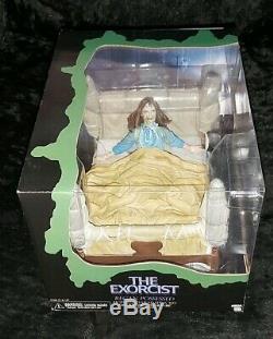 The Exorcist Regan Possessed Deluxe movie musical horror box set figure Neca