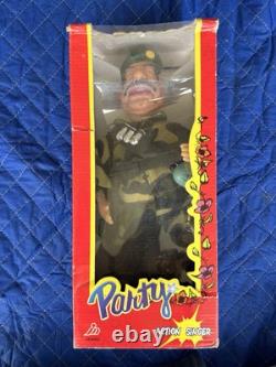 VERY RARE! Saddam Hussain DOLL, DANCES & PLAYS MUSIC! L@@K