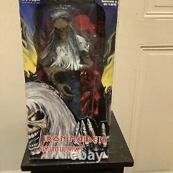 Vintage IRON MAIDEN EDDIE Art Asylum Ultimate Series 18 Figure Toy 2002 NEW
