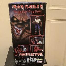 Vintage IRON MAIDEN EDDIE Art Asylum Ultimate Series 18 Figure Toy 2002 NEW