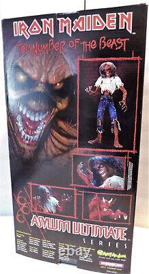 Vintage IRON MAIDEN EDDIE Art Asylum Ultimate Series 18 Figure Toy 2002 NEW