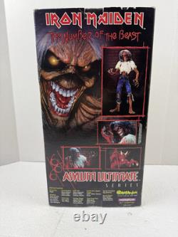 Vintage IRON MAIDEN EDDIE Art Asylum Ultimate Series 18 Figure Toy 2002 rare