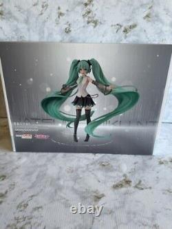 Vocaloid 1/8 Hatsune Miku NT PVC Figure